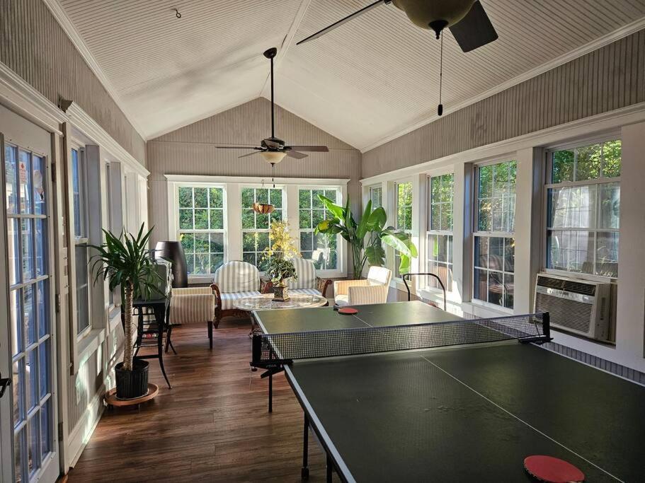 Sleeps16, Spacious Home, Close To Downtown, Beltline, And Walk To Restaurants, 75" Tv, 2 Person Jacuzzi, Ping Pong Atlanta Luaran gambar