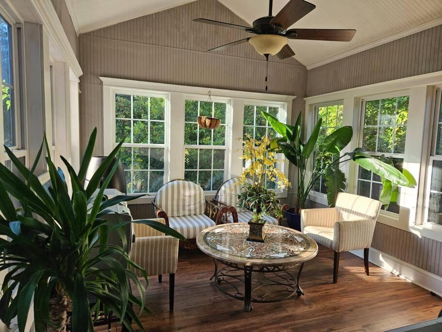 Sleeps16, Spacious Home, Close To Downtown, Beltline, And Walk To Restaurants, 75" Tv, 2 Person Jacuzzi, Ping Pong Atlanta Luaran gambar